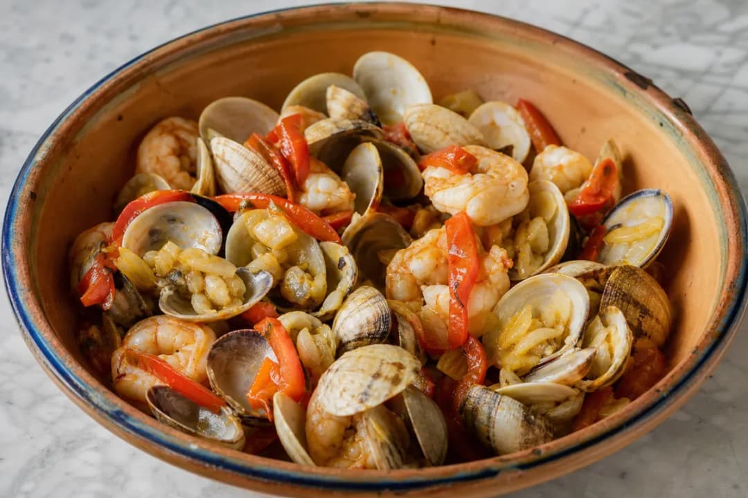 Cataplana de Marisco – Portuguese Seafood Cataplana with Clams