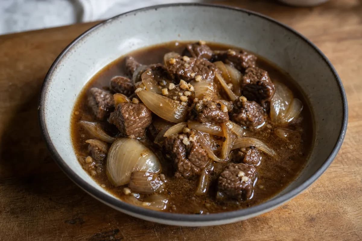 Dutch Hachee Beef and Onion Stew with Warm Spices