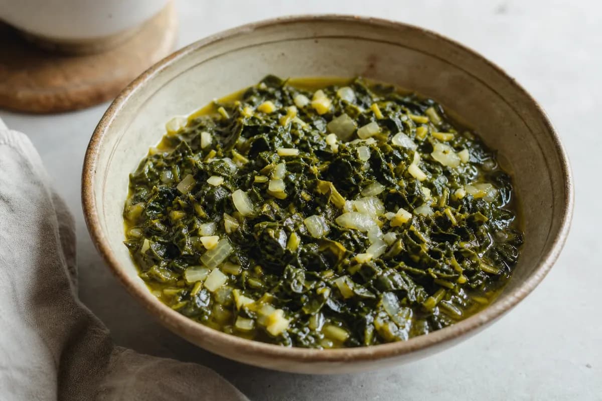 Ethiopian Gomen with Collard Greens and Garlic for a Flavorful Meal